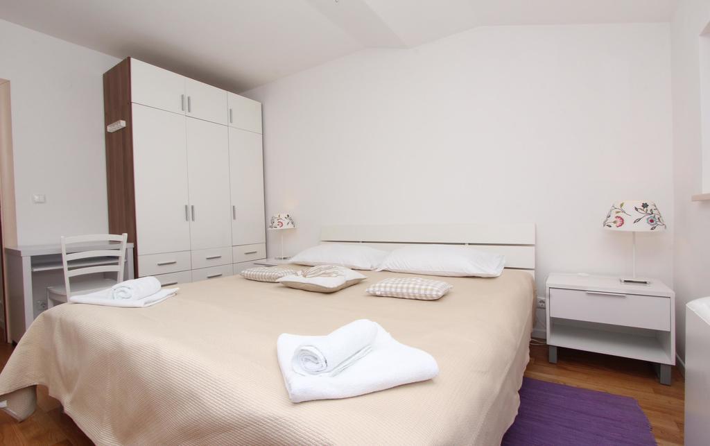 Apartments Makado Rovinj Bagian luar foto