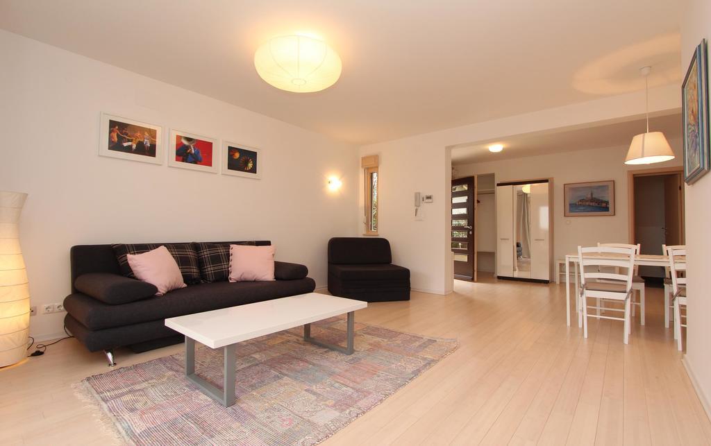 Apartments Makado Rovinj Bagian luar foto